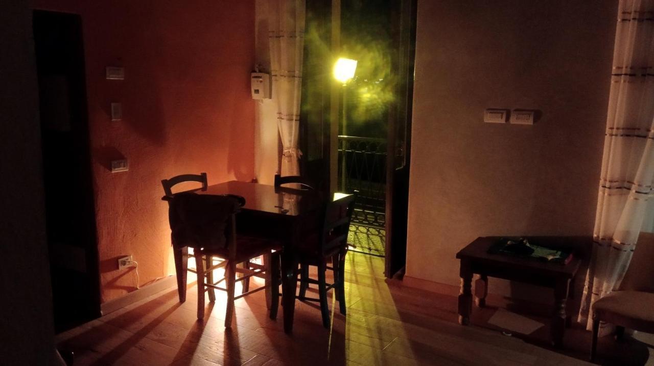 Namaste Fiumelatte Apartamento Varenna